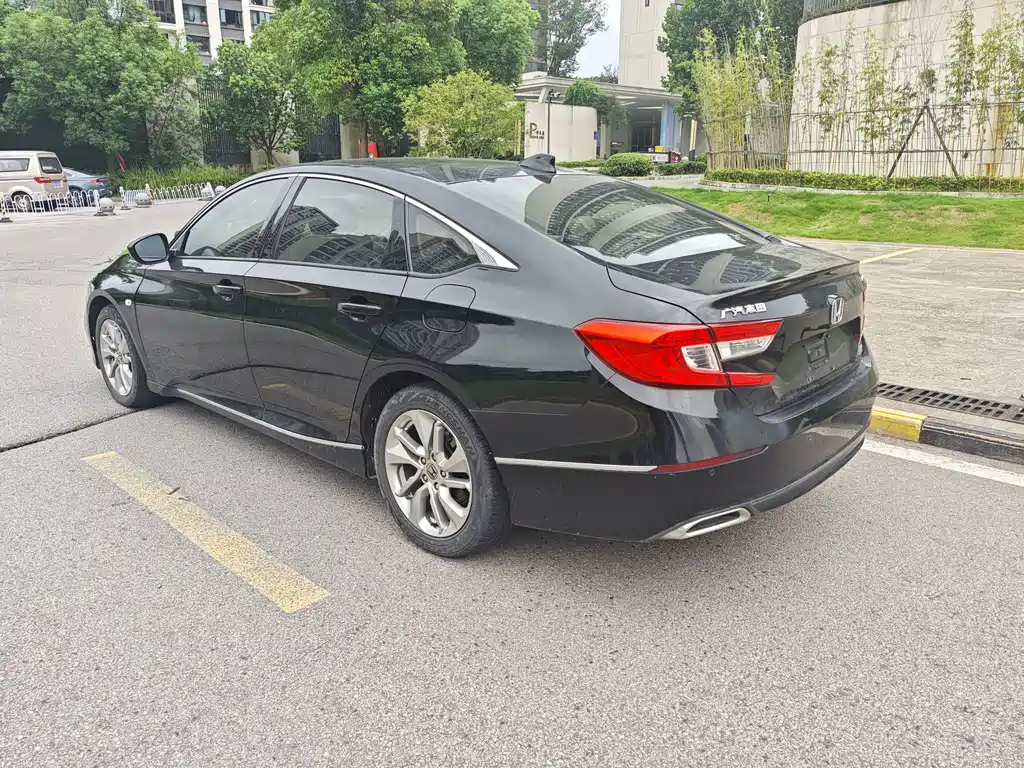 Honda Accord 2018 — фото 5