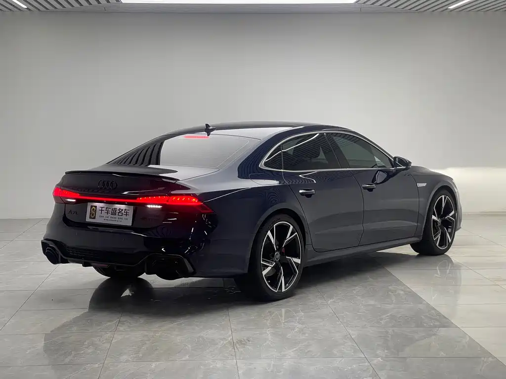 Audi A7L 2024 — фото 6