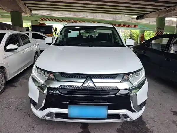 Mitsubishi Outlander 2024
