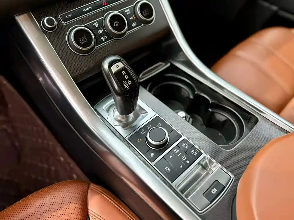 Land Rover Range Rover Sport 2016 — фото 9