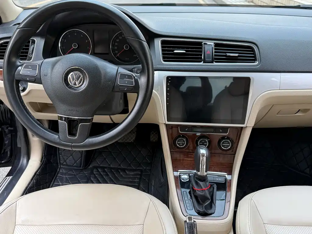 Volkswagen Lavida 2013