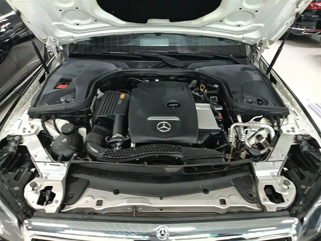 Mercedes-Benz E-Class 2019 — фото 16