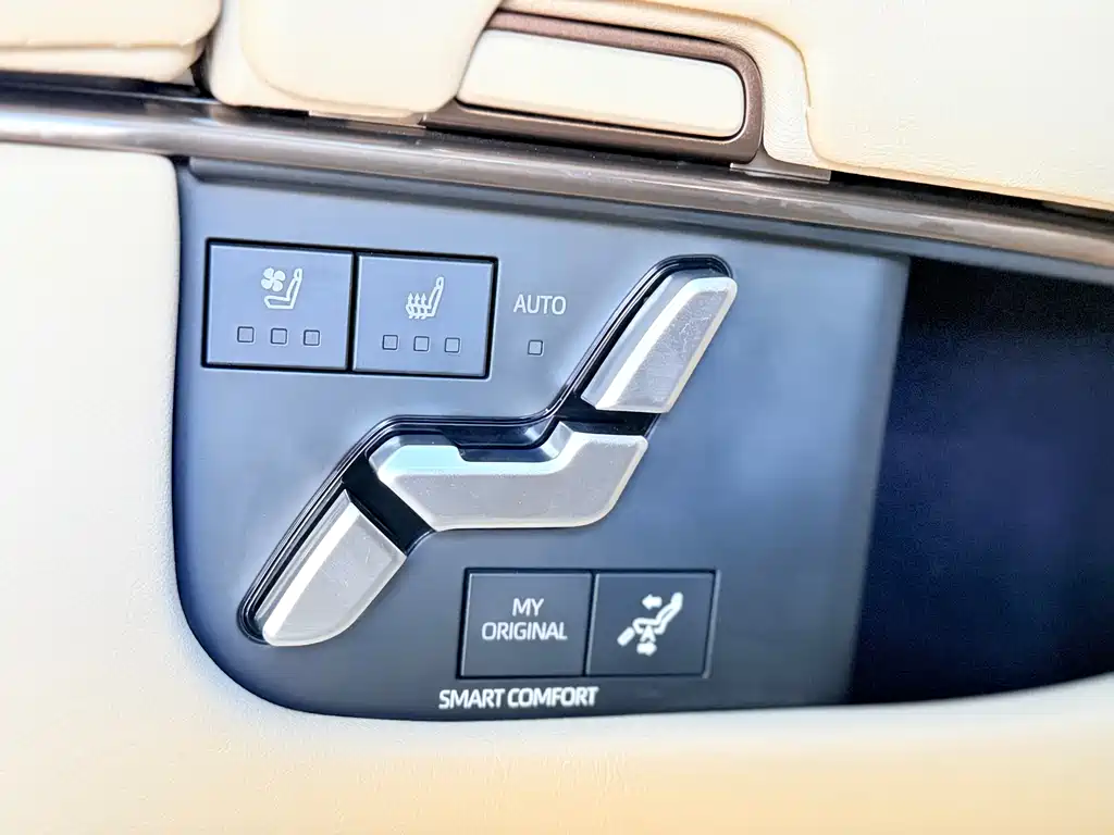 Toyota Alphard 2024 — фото 23