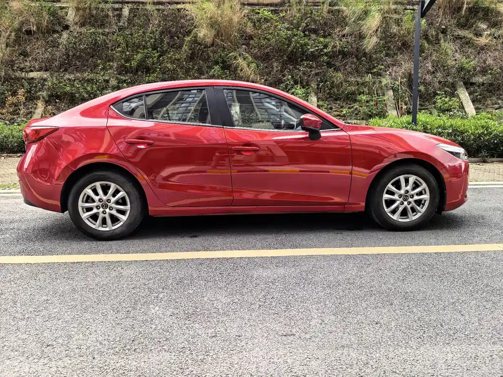 Mazda 3 Axela 2018 — фото 24