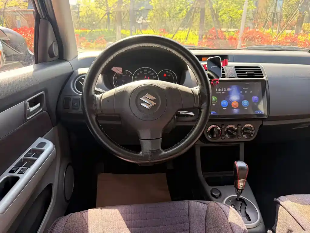 Suzuki Swift 2018 — фото 18