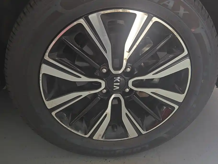 Kia KX1 2019