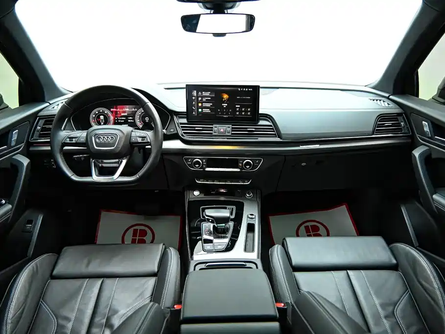 Audi Q5L 2023 — фото 14