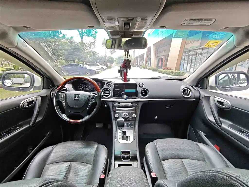 Luxgen Big 7 SUV 2012 — фото 12