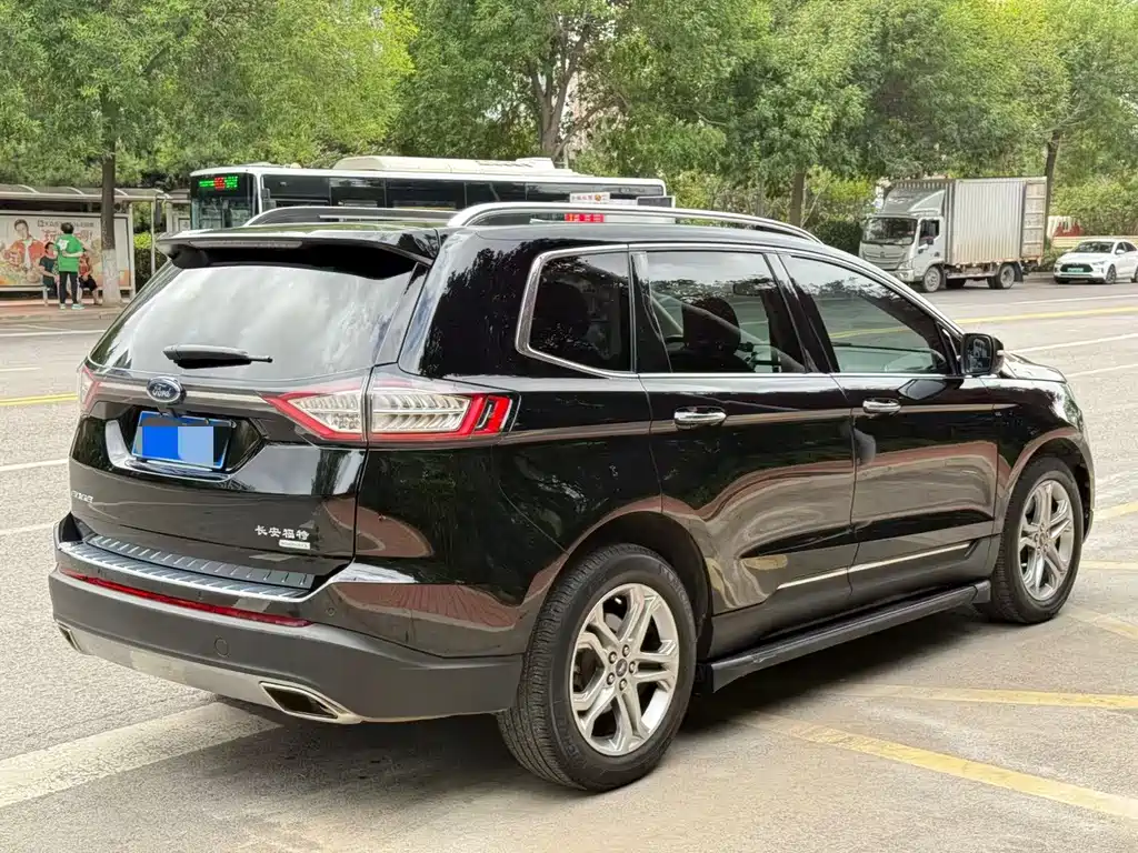 Ford Edge 2020 — фото 11