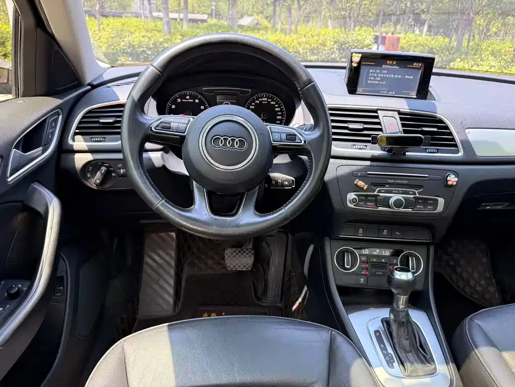 Audi Q3 2016 — фото 13