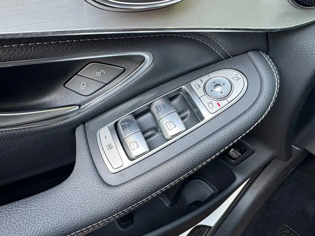 Mercedes-Benz GLC 2020 — фото 26