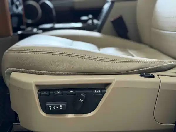Land Rover Discovery 2010