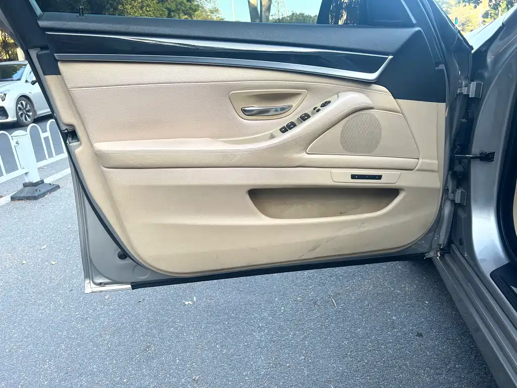 BMW 5 Series 2013 — фото 23