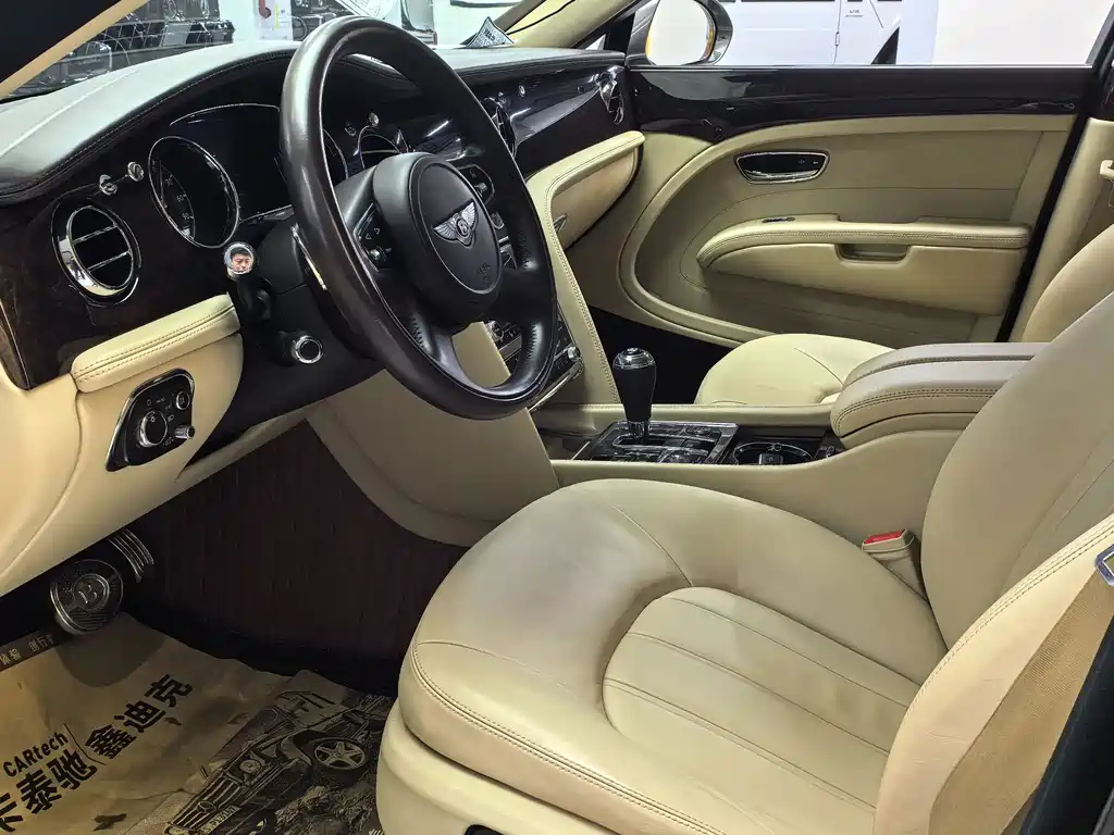 Bentley Mulsanne 2015 — фото 12