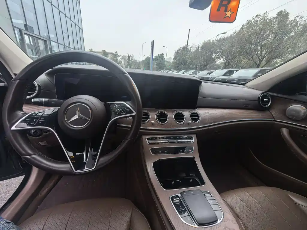Mercedes-Benz E-Class 2022 — фото 7