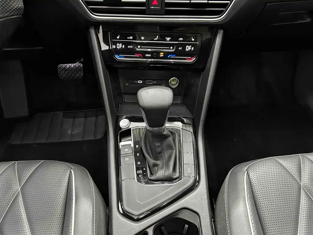 Volkswagen Tiguan L 2023 — фото 5