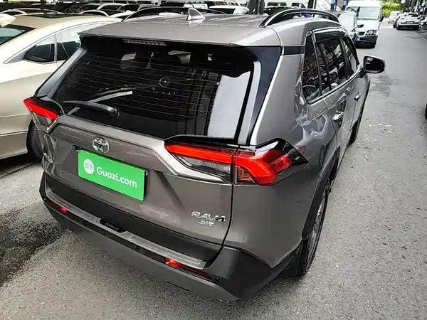 Toyota RAV4 2021