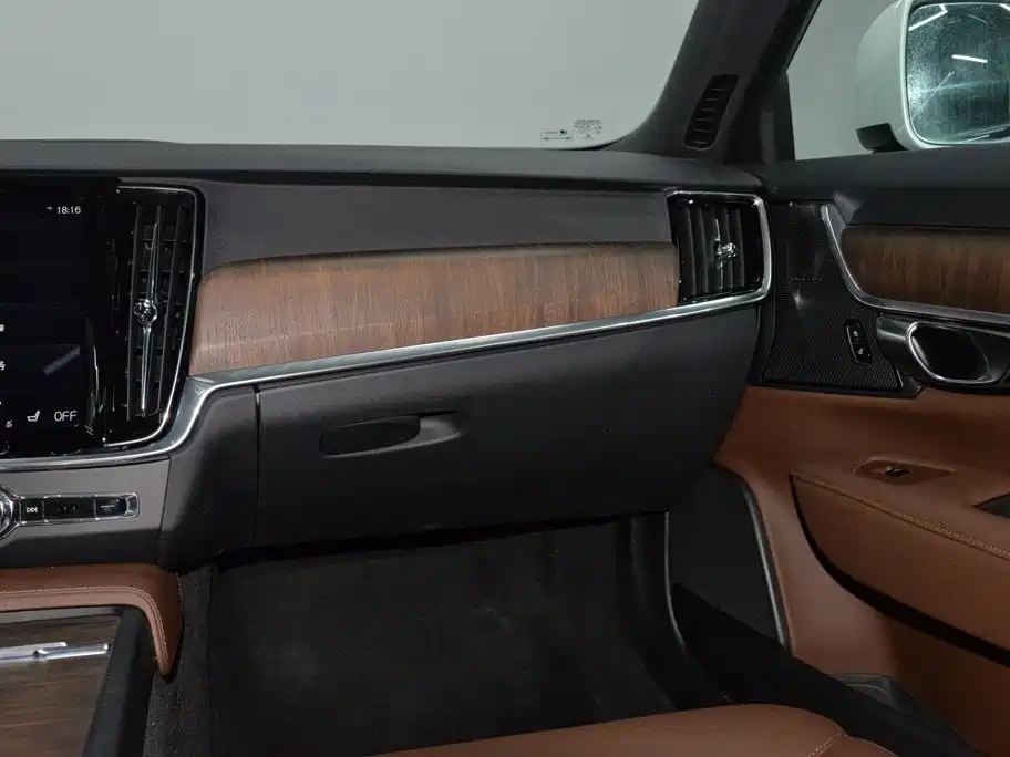 Volvo V90 2023 — фото 15