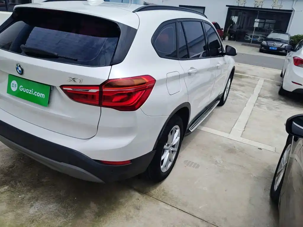 BMW X1 2017 — фото 8