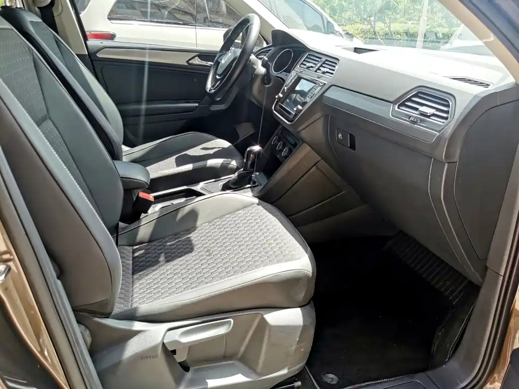 Volkswagen Tiguan L 2017 — фото 13