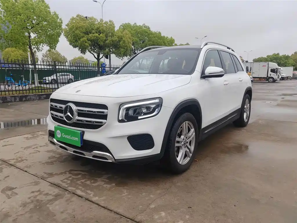 Mercedes-Benz GLB 2023 — фото 1
