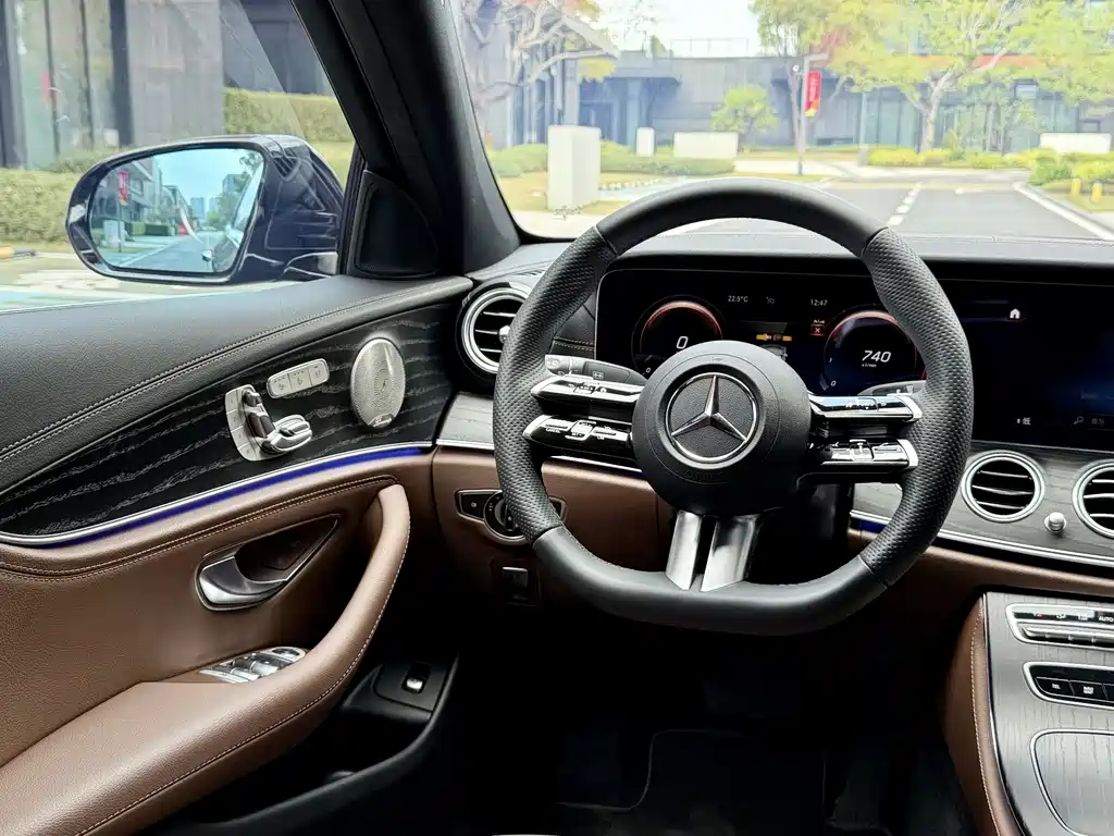 Mercedes-Benz E-Class 2024 — фото 11