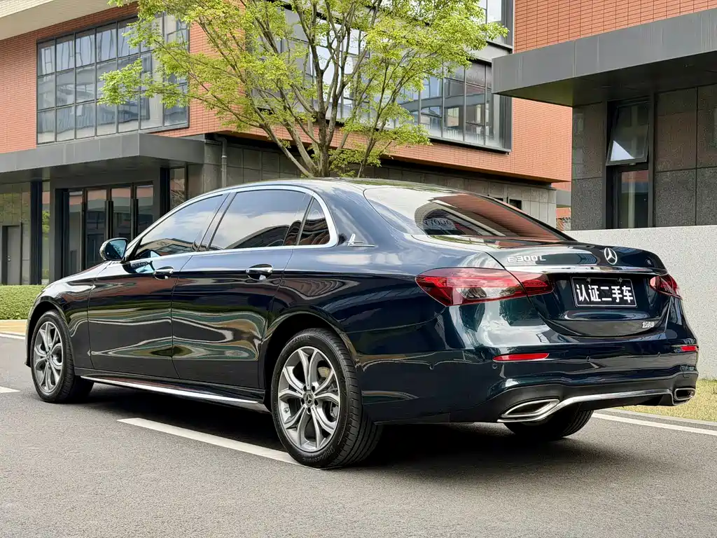 Mercedes-Benz E-Class 2024 — фото 22