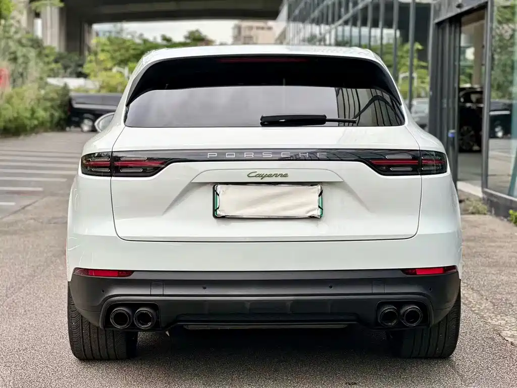 Porsche Cayenne 2023 — фото 15