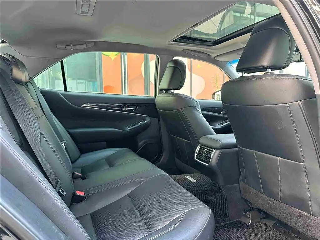Toyota Crown 2019 — фото 18