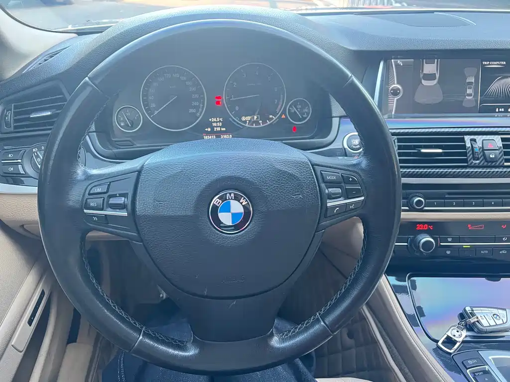 BMW 5 Series 2013 — фото 29