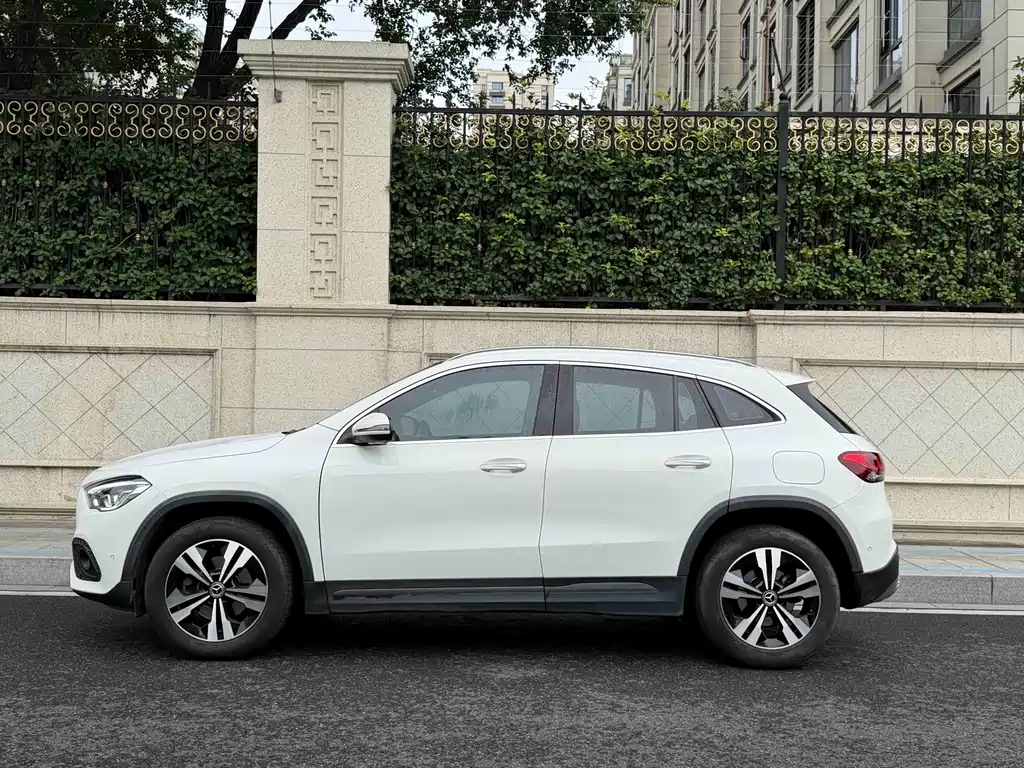 Mercedes-Benz GLA 2021