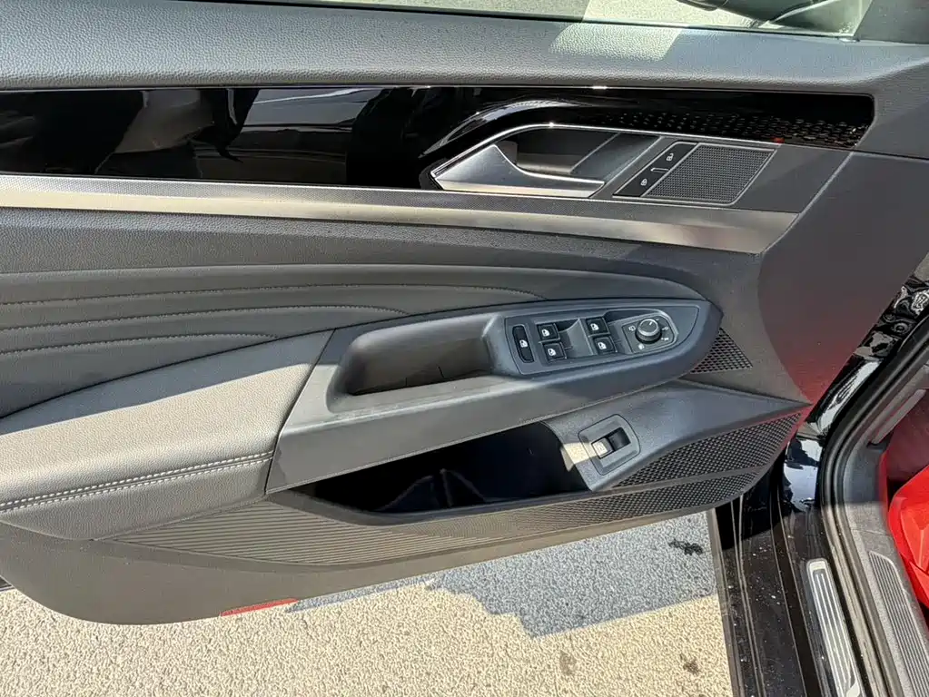 Volkswagen Passat 2023 — фото 10