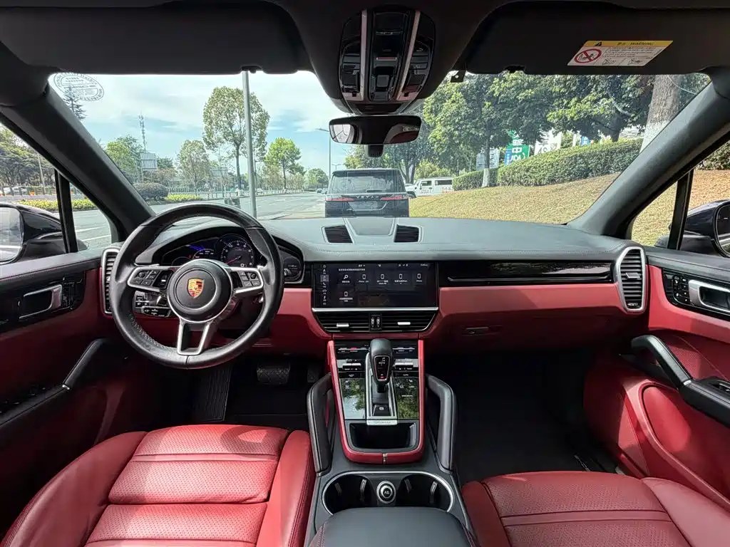 Porsche Cayenne 2019 — фото 11