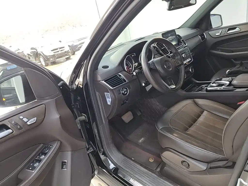 Mercedes-Benz GLE 2017 — фото 16