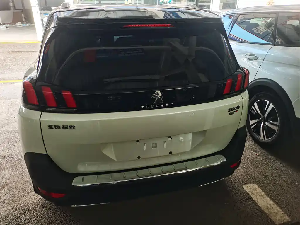 Peugeot 5008 2017 — фото 8