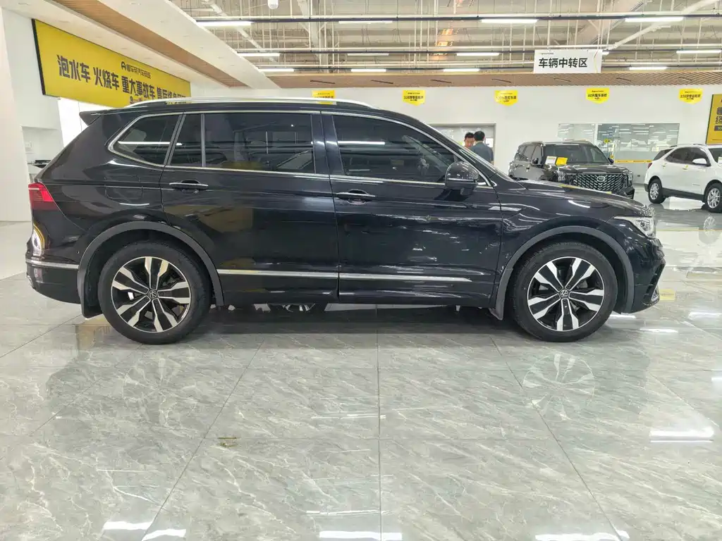 Volkswagen Tiguan L 2022