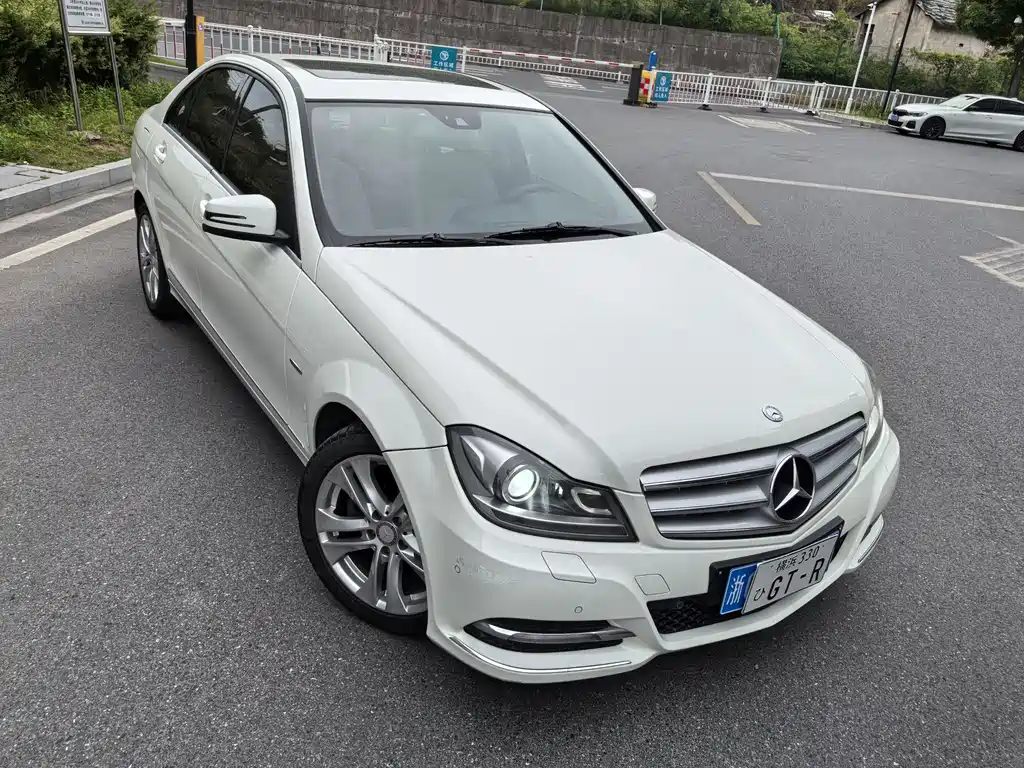 Mercedes-Benz C-Class 2011 — фото 1