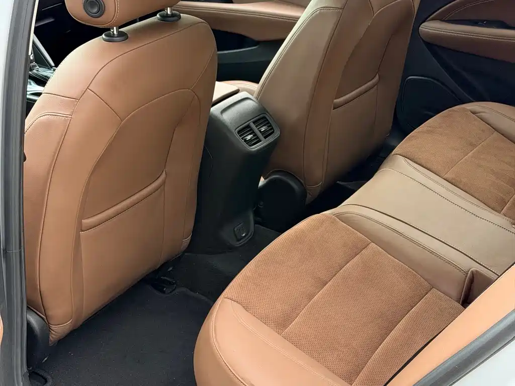 Buick Regal 2018 — фото 11