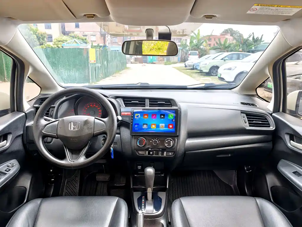 Honda Fit 2016 — фото 12