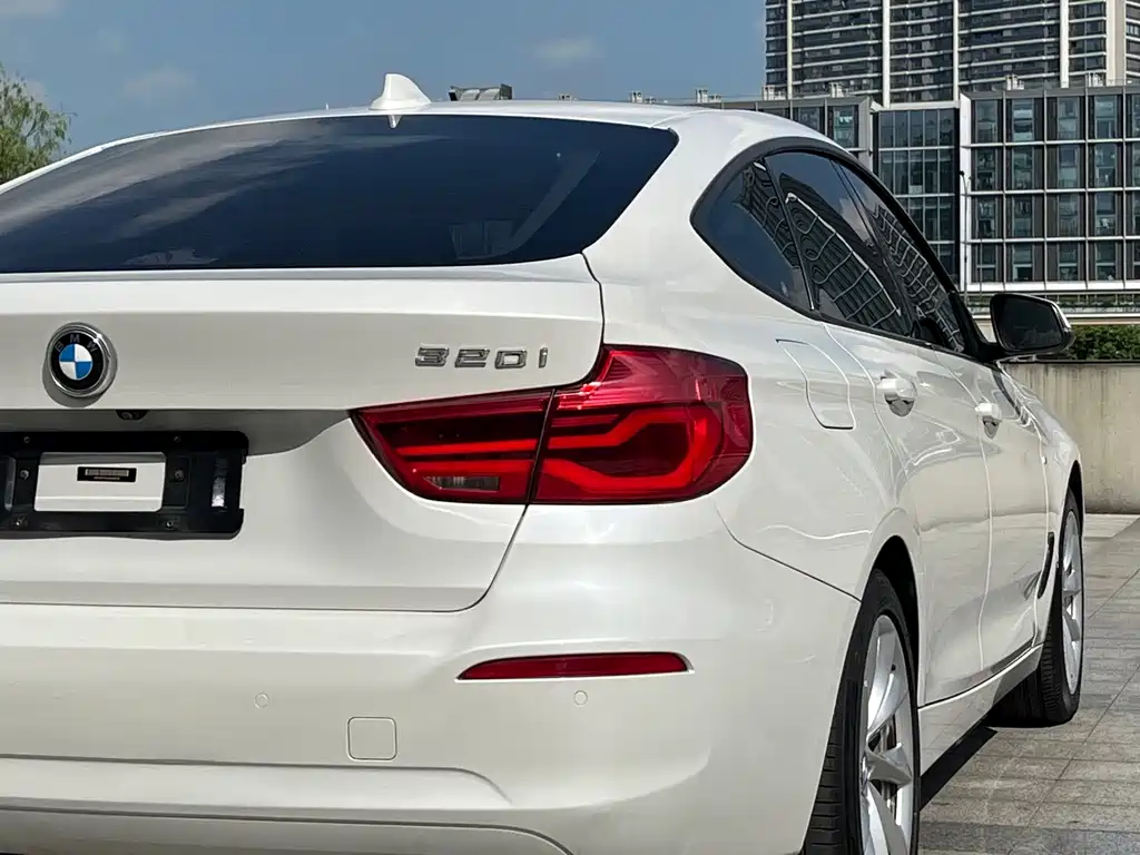 BMW 3 Series GT 2018 — фото 6