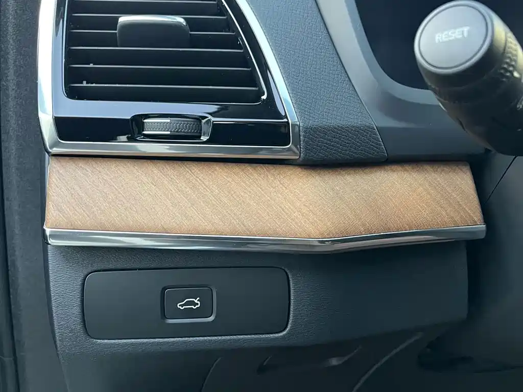 Volvo XC90 2025 — фото 18
