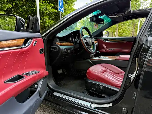 Maserati Quattroporte 2015