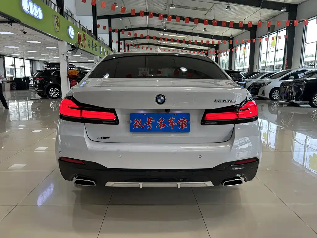 BMW 5 Series 2021 — фото 14