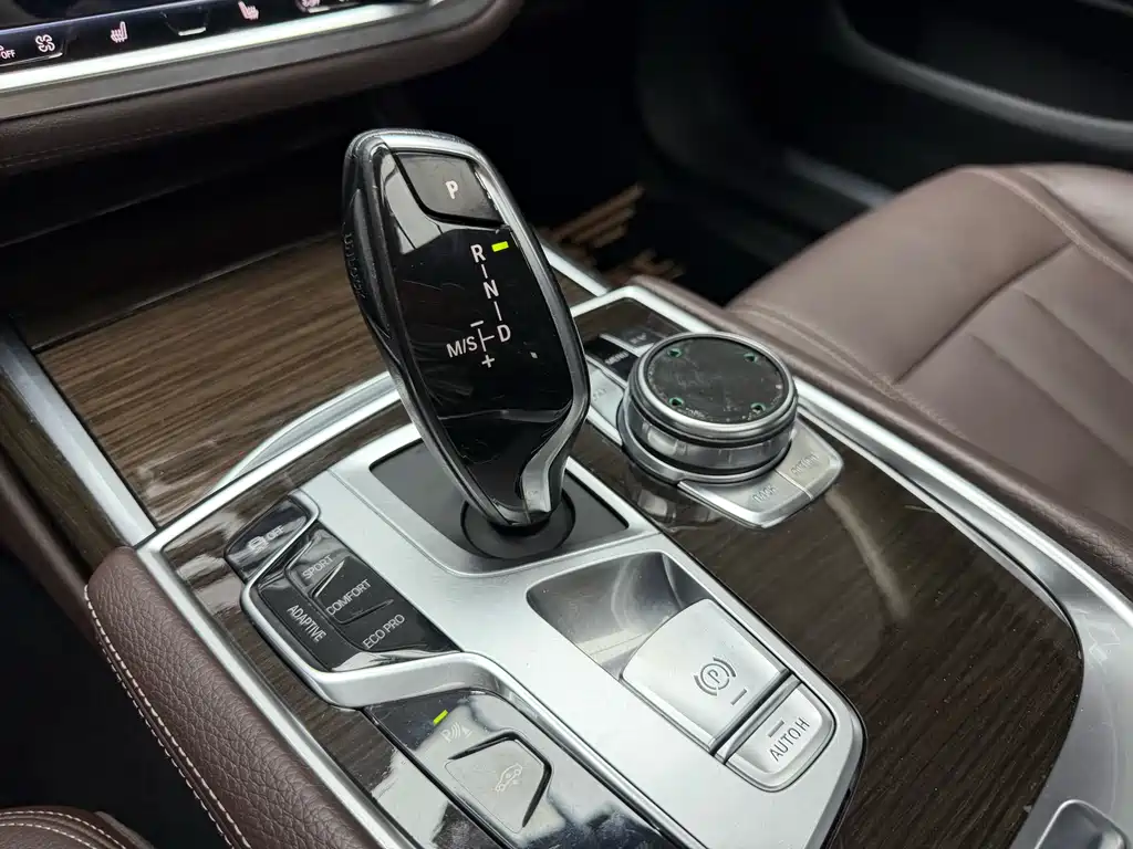 BMW 7 Series 2017 — фото 47