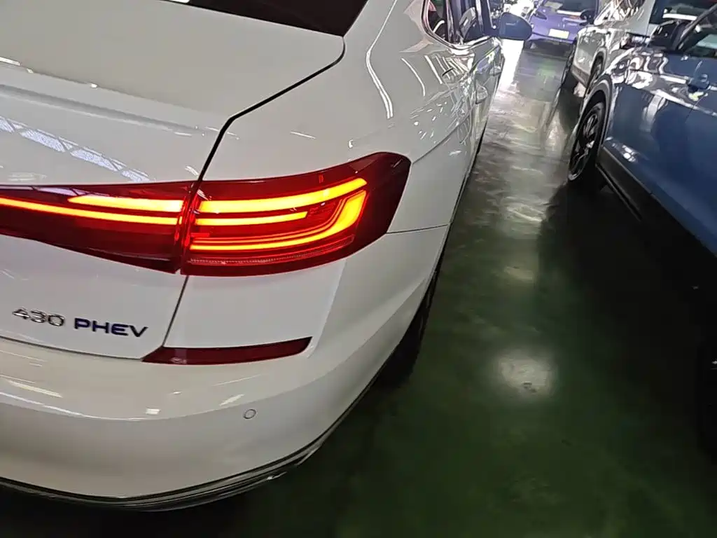 Volkswagen Passat Plug-In Hybrid 2022 — фото 8