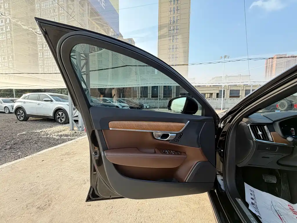 Volvo S90 2023 — фото 15