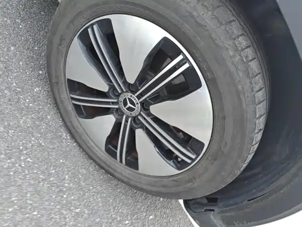 Mercedes-Benz EQB 2023