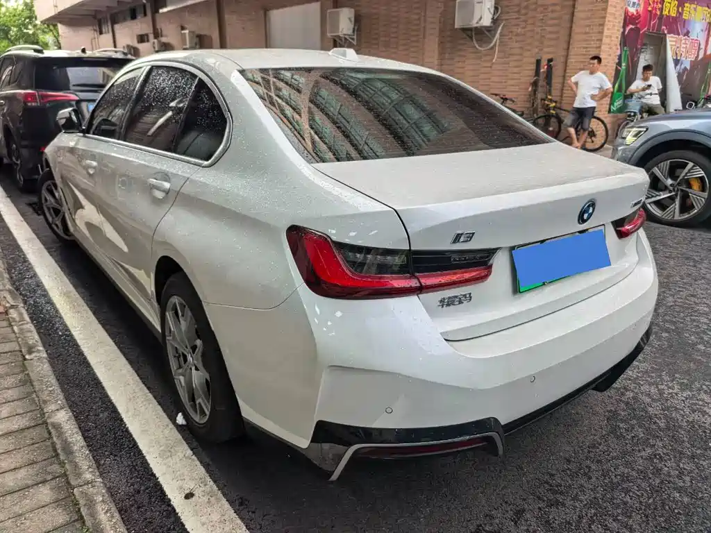BMW i3 2025