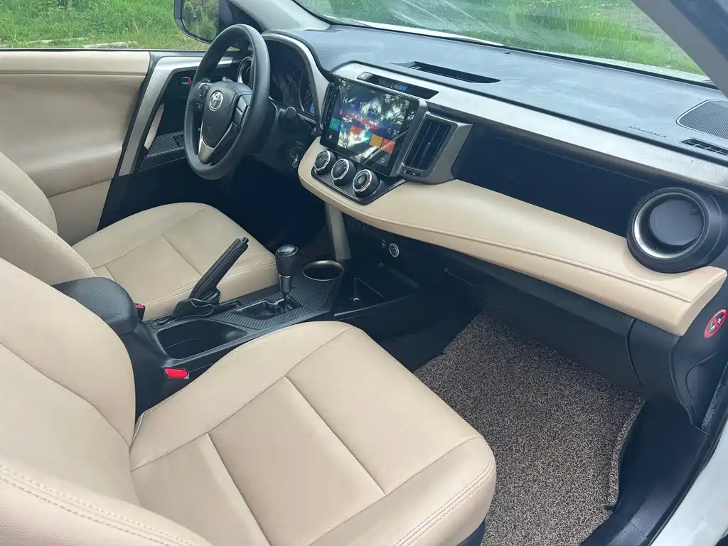 Toyota RAV4 2015 — фото 10