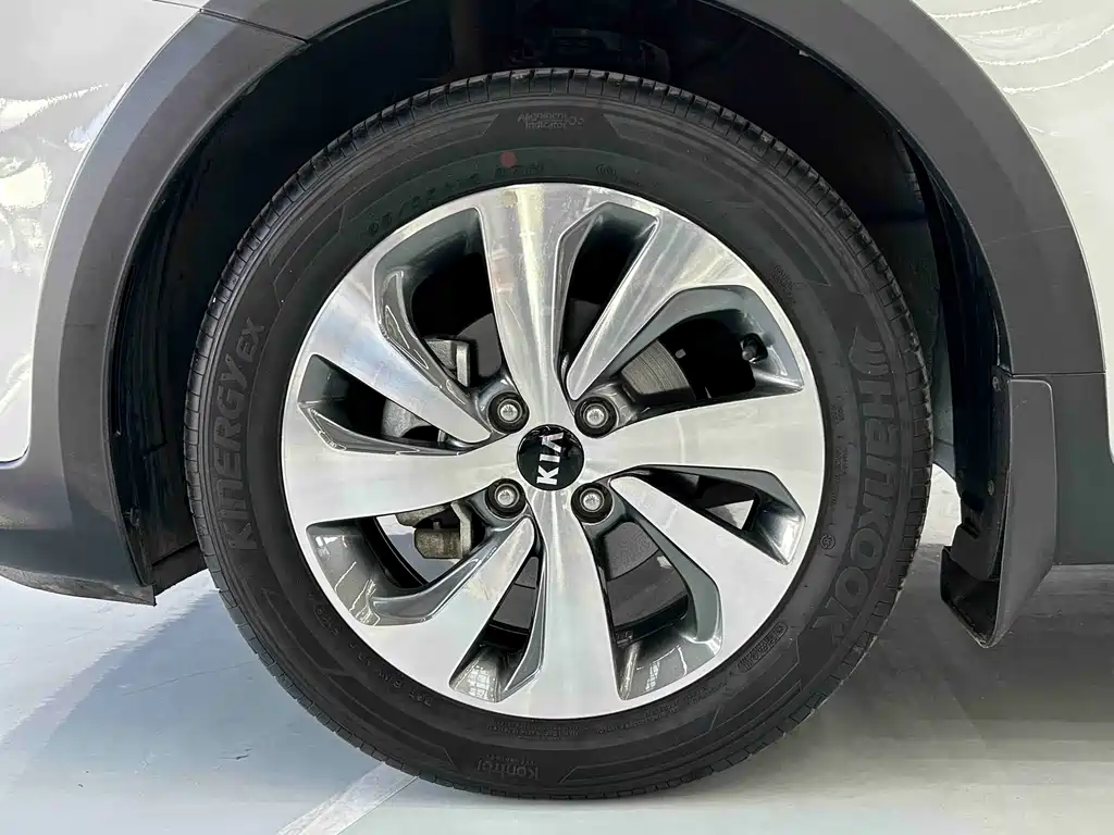 Kia KX Cross 2019 — фото 22